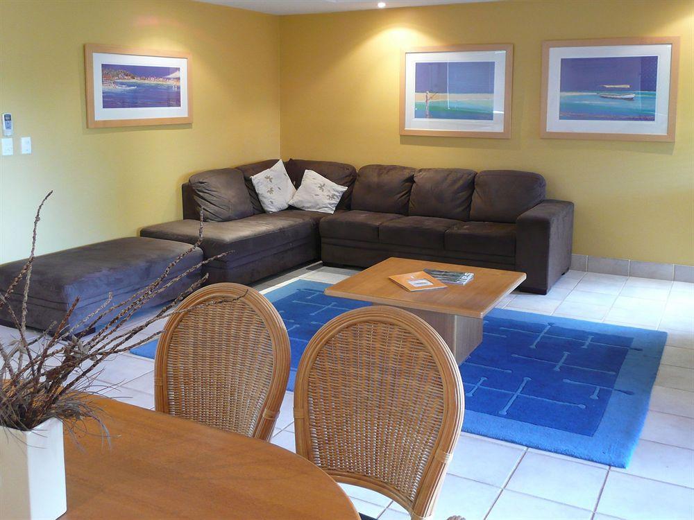Bermuda Villas Sunshine Coast Exterior photo