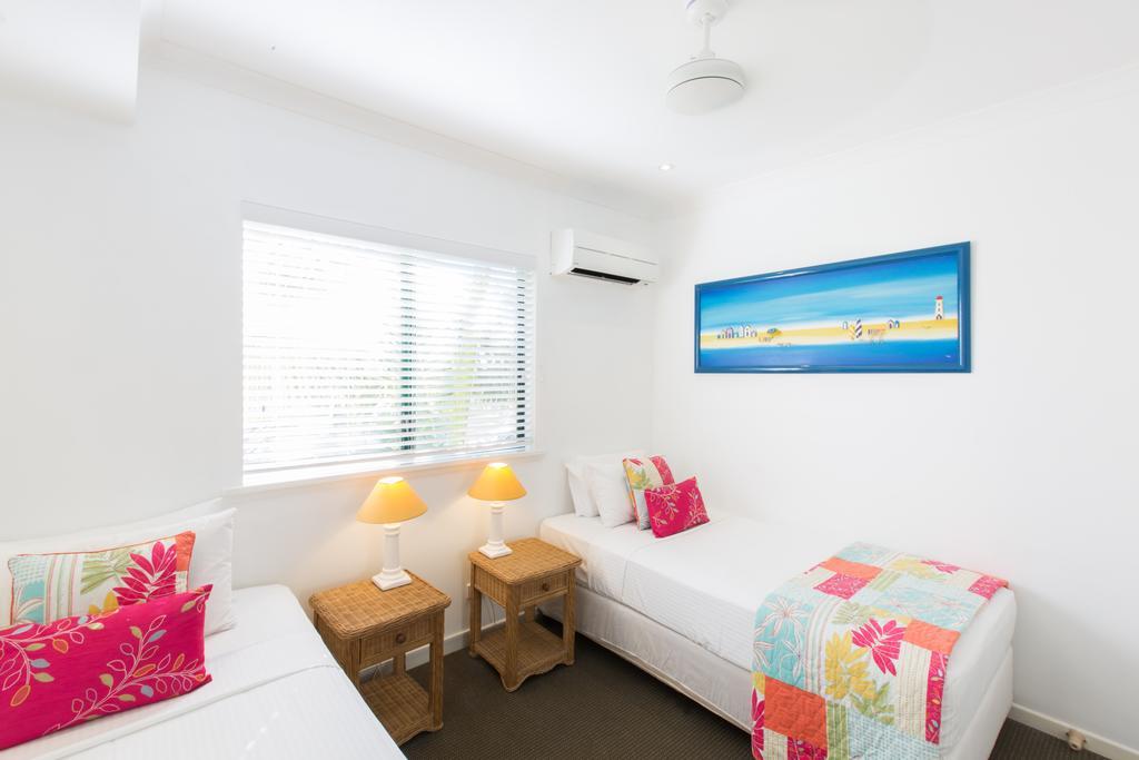 Bermuda Villas Sunshine Coast Exterior photo