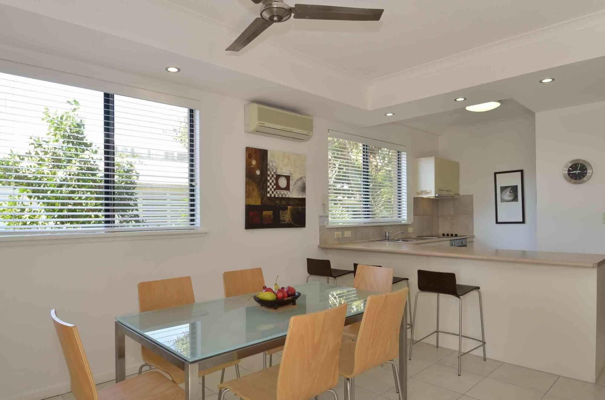 Bermuda Villas Sunshine Coast Exterior photo