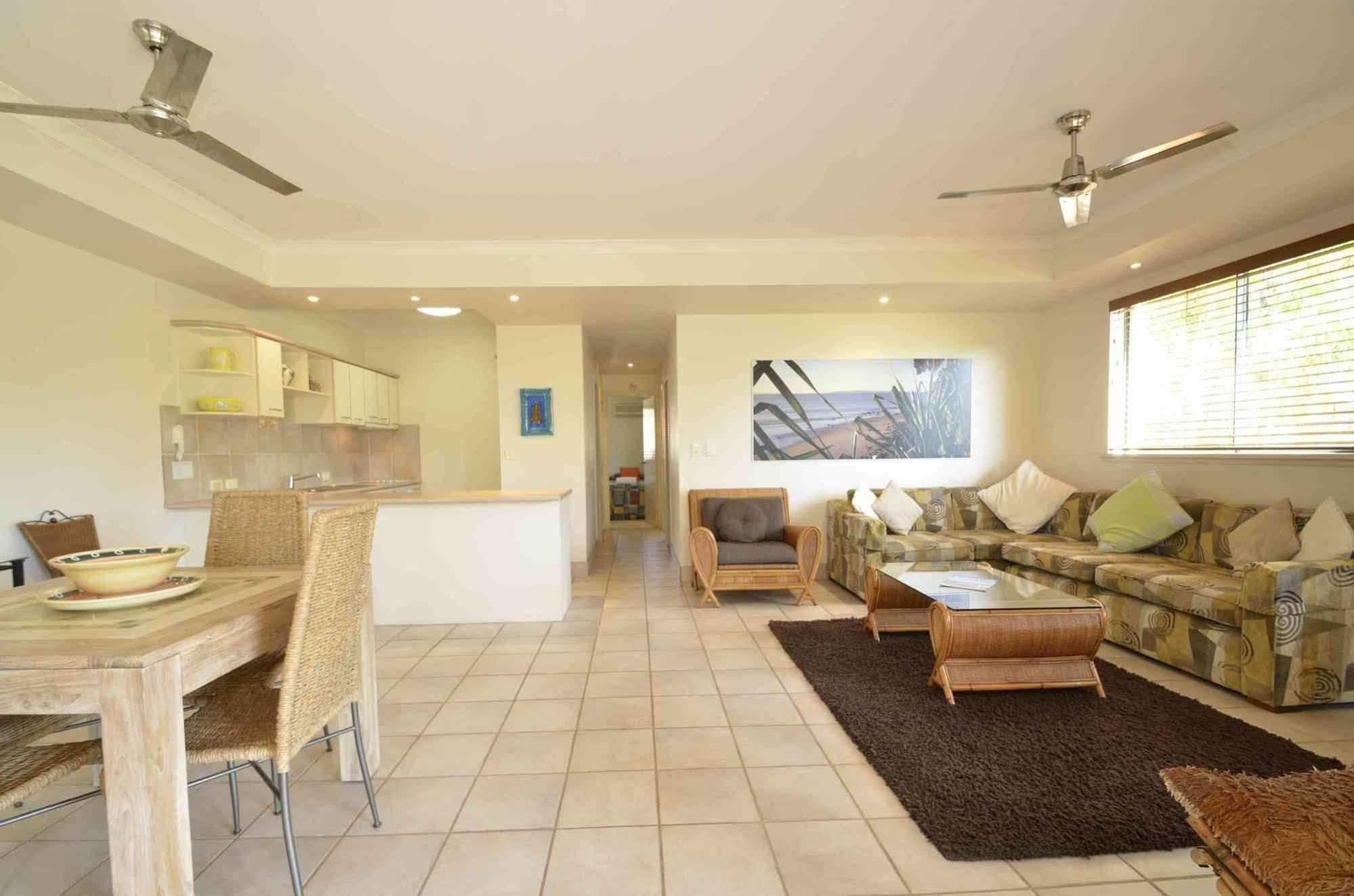 Bermuda Villas Sunshine Coast Exterior photo