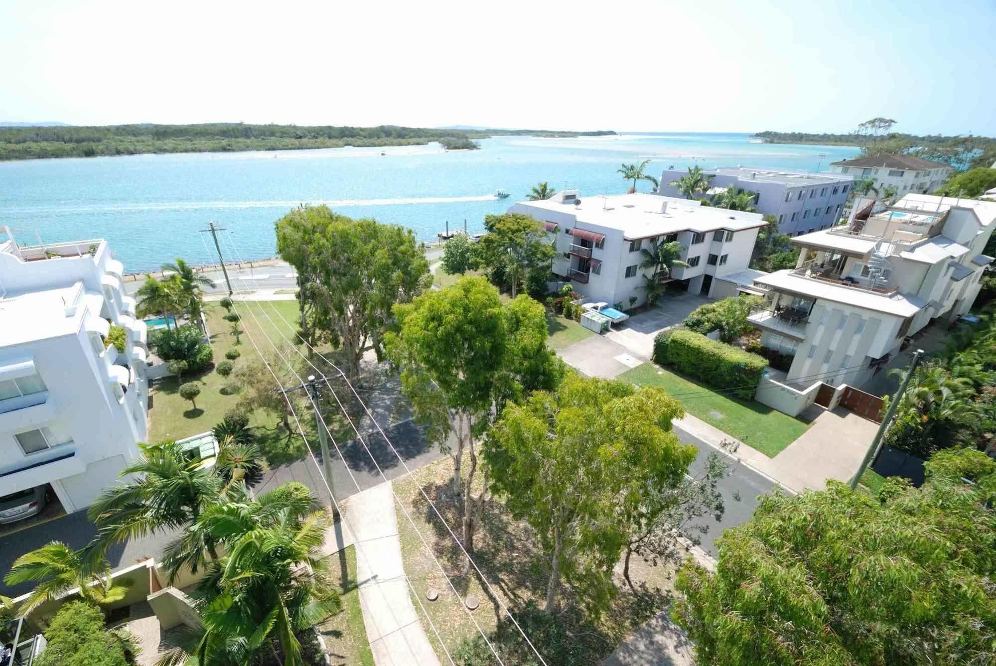 Bermuda Villas Sunshine Coast Exterior photo
