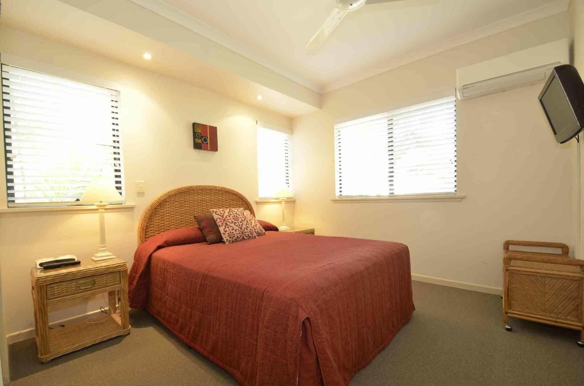 Bermuda Villas Sunshine Coast Exterior photo