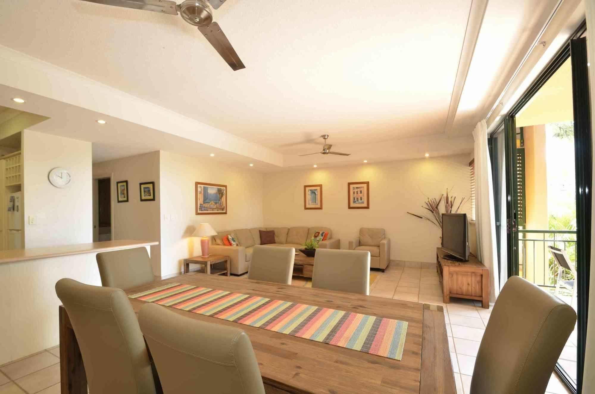 Bermuda Villas Sunshine Coast Exterior photo